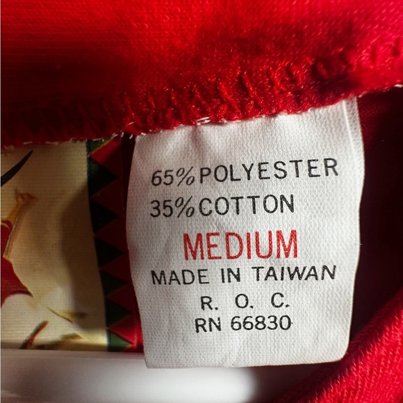 Folette Elegant Red and Gold Cropped Blazer Jacket with Ornate Embellishments - Picture 5 of 8